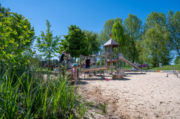 Tageskarte Familie 2 (2 Erwachsene mit eigenen Kindern)